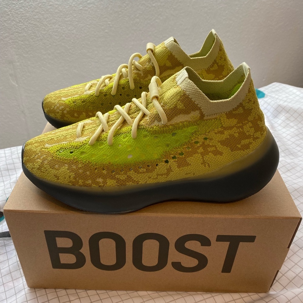 YEEZY BOOST 380 | HYLTE GLOW | Size 7